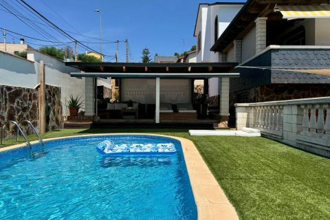 House à vendre Vallirana, Barcelona, Espagne, 4 chambres, 342 m2 No. 117501 - photo 3
