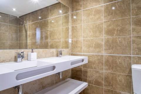 Penthäuser zum Verkauf Estepona, Malaga, Spanien 2 Schlafzimmer, 168 m2 Nr. 106834 - Foto 16
