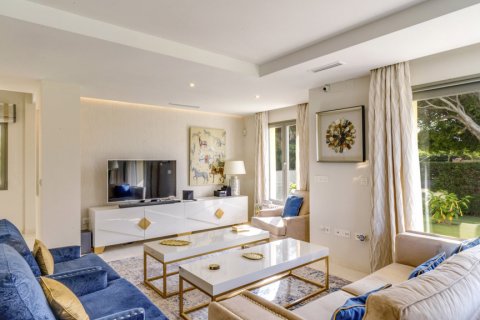 Willa Marbella, Malaga, Hiszpania 5 sypialni, 551 mkw. nr 107936 – zdjęcie 4