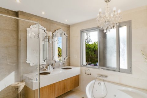 Willa Marbella, Malaga, Hiszpania 5 sypialni, 551 mkw. nr 107936 – zdjęcie 15