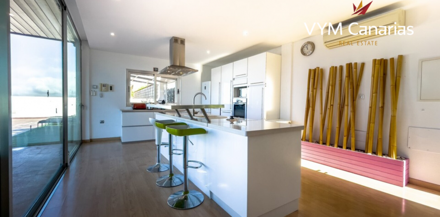 Villa Torviscas, Tenerife, Espagne 3 chambres, 215 m2 No. 107950