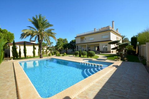 Villa in vendita Alicante, Spagna 9 camere da letto, 511 mq. N° 115544 - foto 1