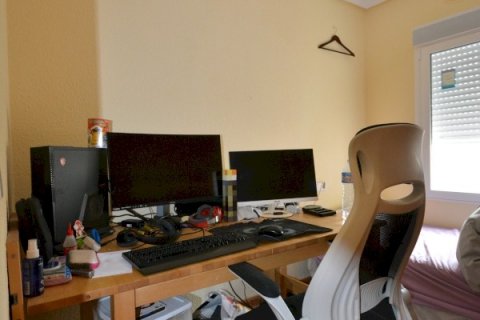 Huoneisto myytävänä Guardamar del Segura, Alicante, Espanja, 2 makuuhuonetta, 81 m2 No. 115545 - kuva 8
