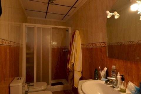 Huoneisto myytävänä Guardamar del Segura, Alicante, Espanja, 2 makuuhuonetta, 81 m2 No. 115545 - kuva 7