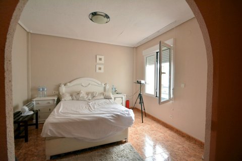 Huoneisto myytävänä Guardamar del Segura, Alicante, Espanja, 2 makuuhuonetta, 81 m2 No. 115545 - kuva 6