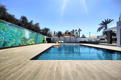 Villa for sale Alicante, Spain 5 bedrooms, 380 sq.m. No. 115538 - photo 2