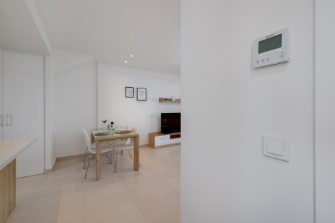 Bungalow for sale Torrevieja, Alicante, Spain 2 bedrooms, 76 sq.m. No. 113187 - photo 20