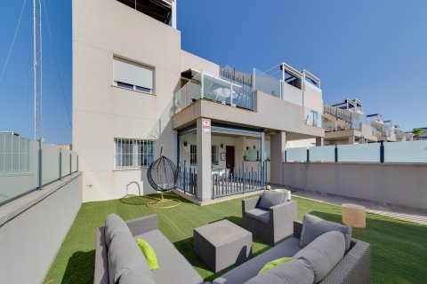 Bungalow for sale Torrevieja, Alicante, Spain 2 bedrooms, 76 sq.m. No. 113187 - photo 2