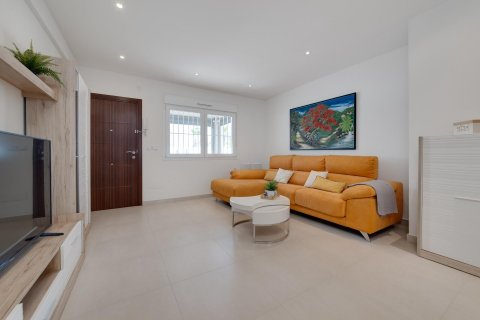 Bungalow for sale Torrevieja, Alicante, Spain 2 bedrooms, 76 sq.m. No. 113187 - photo 5