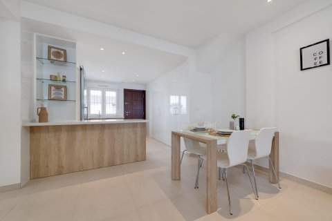 Bungalow for sale Torrevieja, Alicante, Spain 2 bedrooms, 76 sq.m. No. 113187 - photo 9