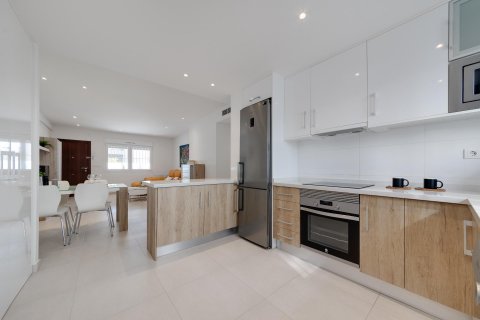 Bungalow for sale Torrevieja, Alicante, Spain 2 bedrooms, 76 sq.m. No. 113187 - photo 16