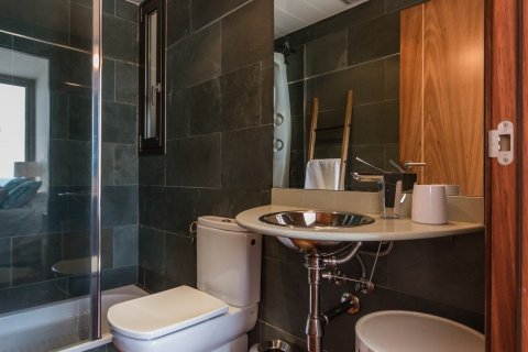House for sale Arenys de Mar, Barcelona, Spain 5 bedrooms, 360 sq.m. No. 22978 - photo 20