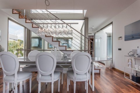 House for sale Arenys de Mar, Barcelona, Spain 5 bedrooms, 360 sq.m. No. 22978 - photo 17
