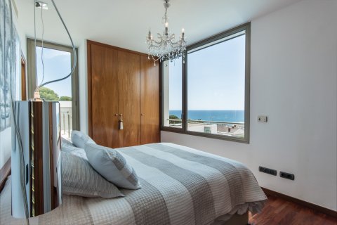 House for sale Arenys de Mar, Barcelona, Spain 5 bedrooms, 360 sq.m. No. 22978 - photo 5