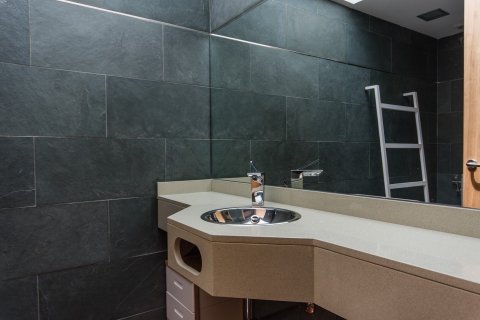 House for sale Arenys de Mar, Barcelona, Spain 5 bedrooms, 360 sq.m. No. 22978 - photo 18