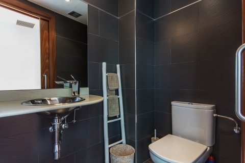 House for sale Arenys de Mar, Barcelona, Spain 5 bedrooms, 360 sq.m. No. 22978 - photo 2