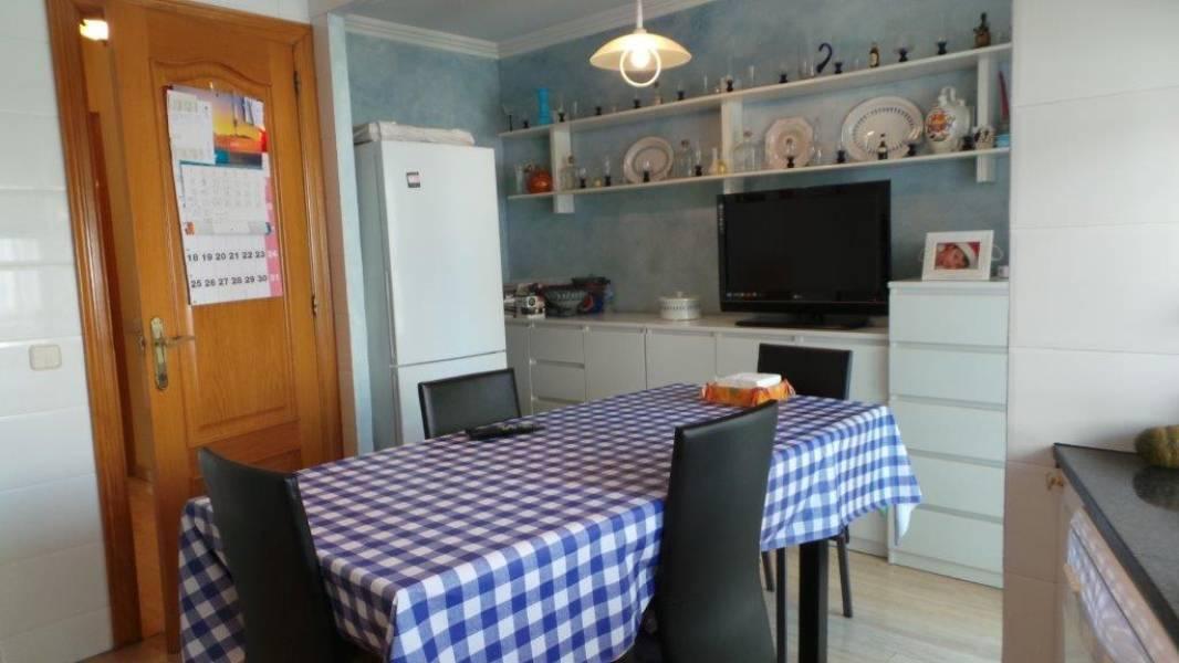 Hus i Badalona, Barcelona, Spanien 3 sovrum, 314 kvm. Nr. 22943