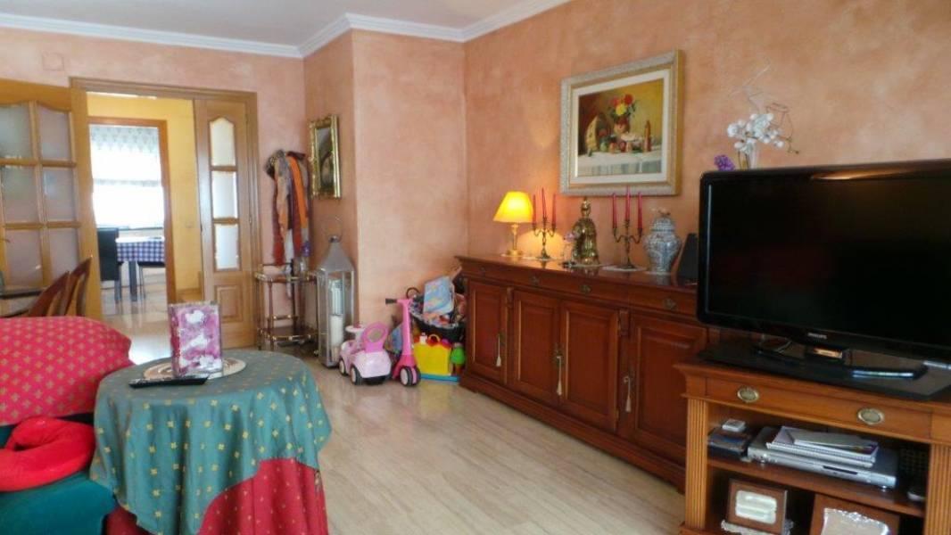 Hus i Badalona, Barcelona, Spanien 3 sovrum, 314 kvm. Nr. 22943
