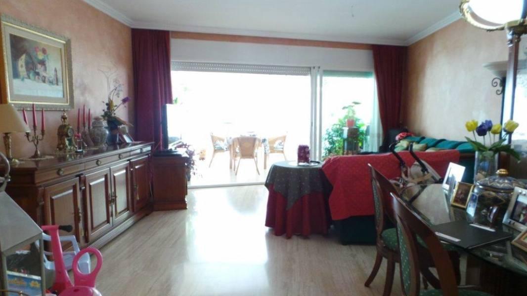 Hus i Badalona, Barcelona, Spanien 3 sovrum, 314 kvm. Nr. 22943