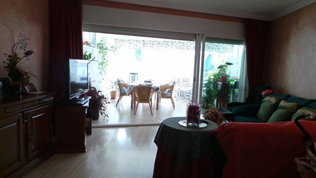 Hus i Badalona, Barcelona, Spanien 3 sovrum, 314 kvm. Nr. 22943