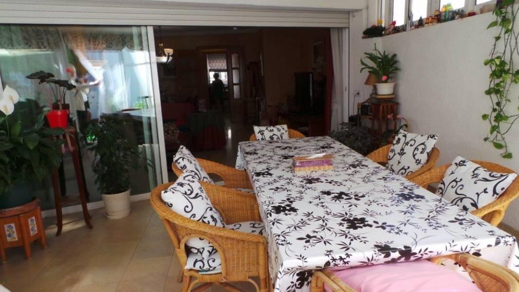 Hus i Badalona, Barcelona, Spanien 3 sovrum, 314 kvm. Nr. 22943