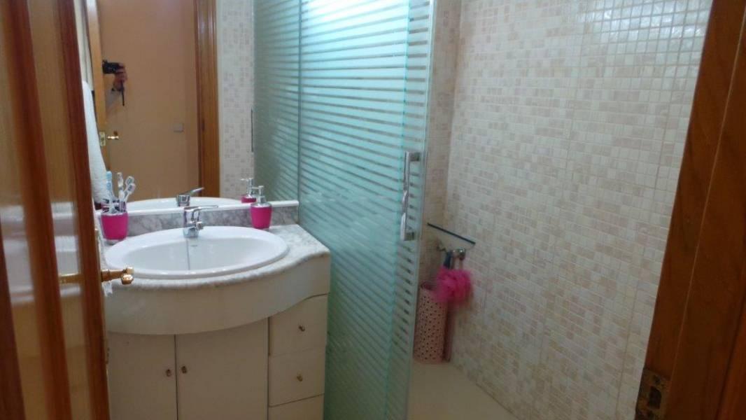 Hus i Badalona, Barcelona, Spanien 3 sovrum, 314 kvm. Nr. 22943