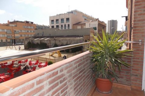 Casa in vendita Badalona, Barcelona, Spagna 3 camere da letto, 240 mq. N° 22843 - foto 5