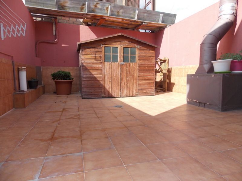 Hus i Badalona, Barcelona, Spanien 3 sovrum, 240 kvm. Nr. 22843