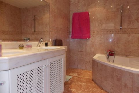 Casa in vendita Badalona, Barcelona, Spagna 3 camere da letto, 240 mq. N° 22843 - foto 20
