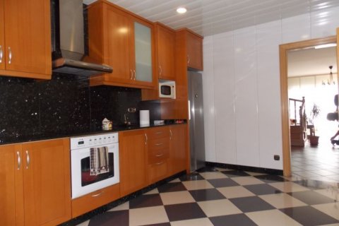 Casa in vendita Badalona, Barcelona, Spagna 3 camere da letto, 240 mq. N° 22843 - foto 7