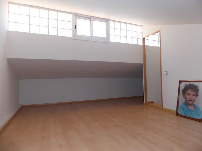 Hus i Badalona, Barcelona, Spanien 3 sovrum, 240 kvm. Nr. 22843