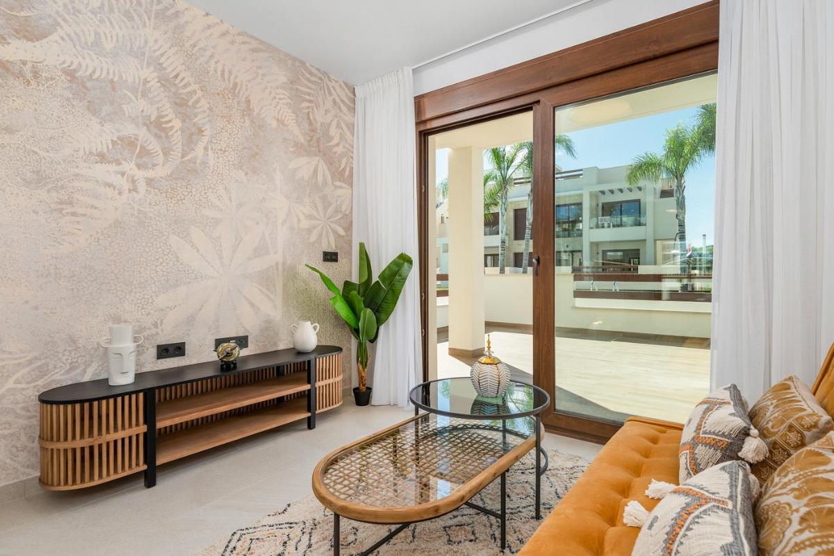Bungalow à Torrevieja, Alicante, Espagne 2 chambres, 62 m2 No. 112878