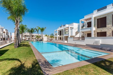 Bungalow till salu Torrevieja, Alicante, Spanien 2 sovrum, 62 kvm. Nr. 112878 - foto 1