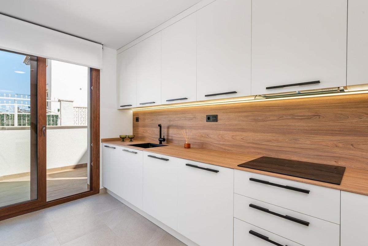 Bungalow à Torrevieja, Alicante, Espagne 2 chambres, 62 m2 No. 112878