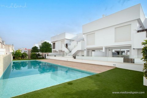 Appartamento in vendita Pilar de la Horadada, Alicante, Spagna 3 camere da letto, 92.61 mq. N° 108628 - foto 1