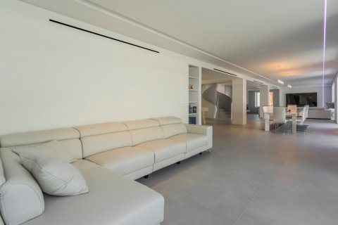 Duplex for sale Madrid, Spain 3 bedrooms, 462 sq.m. No. 106792 - photo 20
