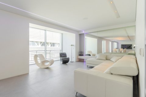 Duplex for sale Madrid, Spain 3 bedrooms, 462 sq.m. No. 106792 - photo 18