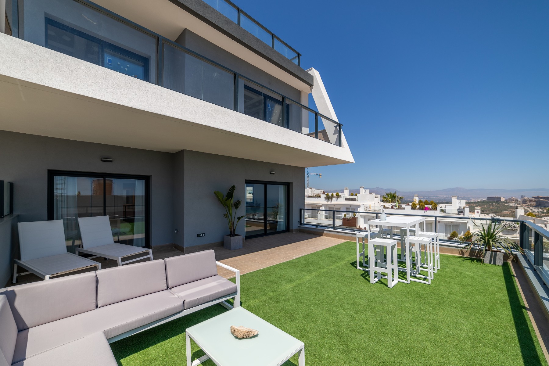 Apartment in Gran Alacant, Alicante, Spain 3 bedrooms, 97 sq.m. No. 96671