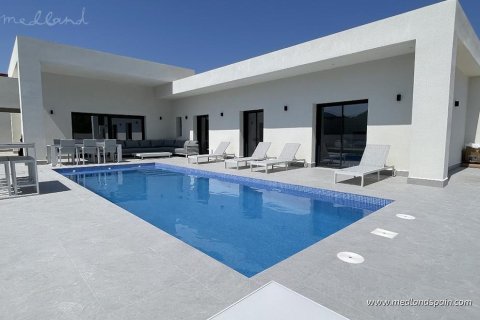 Villa till salu i La Romana, Alicante, Spanien 3 sovrum, 134 kvm. Nr. 9096 - foto 1