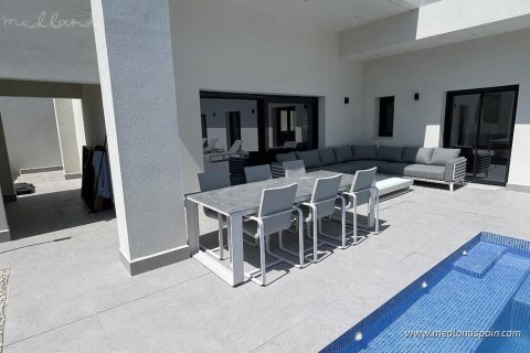 Villa till salu i La Romana, Alicante, Spanien 3 sovrum, 134 kvm. Nr. 9096 - foto 2