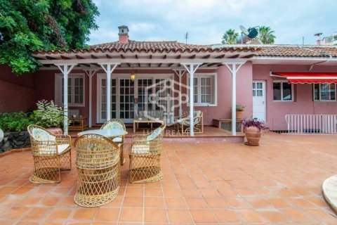 Villa à vendre Puerto de la Cruz, Tenerife, Espagne, 4 chambres, 566 m2 No. 117213 - photo 3