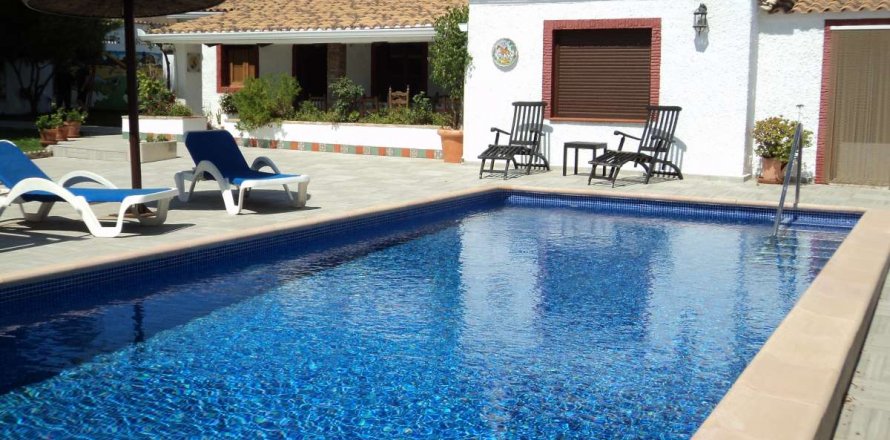 Villa Alicante, Spain 9 bedrooms, 221 sq.m. No. 115400