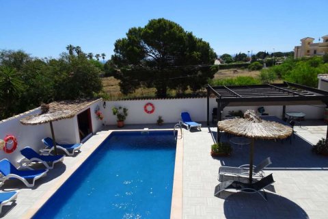 Villa for sale Alicante, Spain 9 bedrooms, 221 sq.m. No. 115400 - photo 5