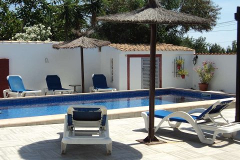Villa for sale Alicante, Spain 9 bedrooms, 221 sq.m. No. 115400 - photo 6