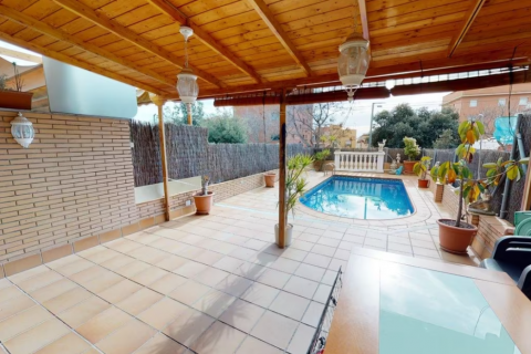 Apartment for sale Castelldefels, Barcelona, Spain 4 bedrooms, 205 sq.m. No. 54234 - photo 24