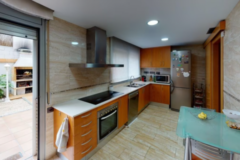 Apartment for sale Castelldefels, Barcelona, Spain 4 bedrooms, 205 sq.m. No. 54234 - photo 17