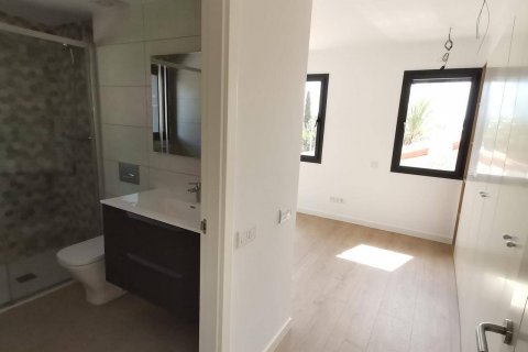 Продажа квартиры Кастельдефельс, Барселона, Испания 3 спальни, 115м2 №36126 - фото 11