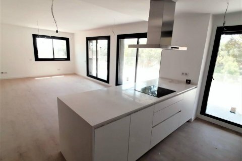 Продажа квартиры Кастельдефельс, Барселона, Испания 3 спальни, 115м2 №36126 - фото 8