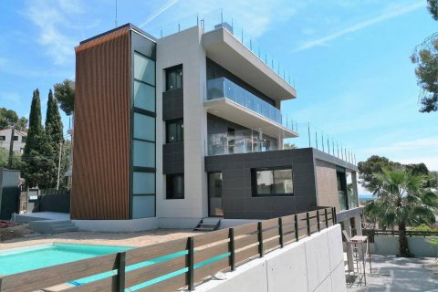 Продажа квартиры Кастельдефельс, Барселона, Испания 3 спальни, 115м2 №36126 - фото 3
