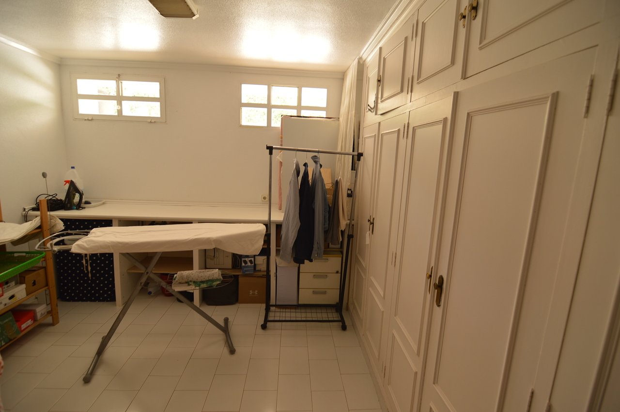 Villa en Torrevieja, Alicante, España 4 dormitorios, 520 m2 No. 115965